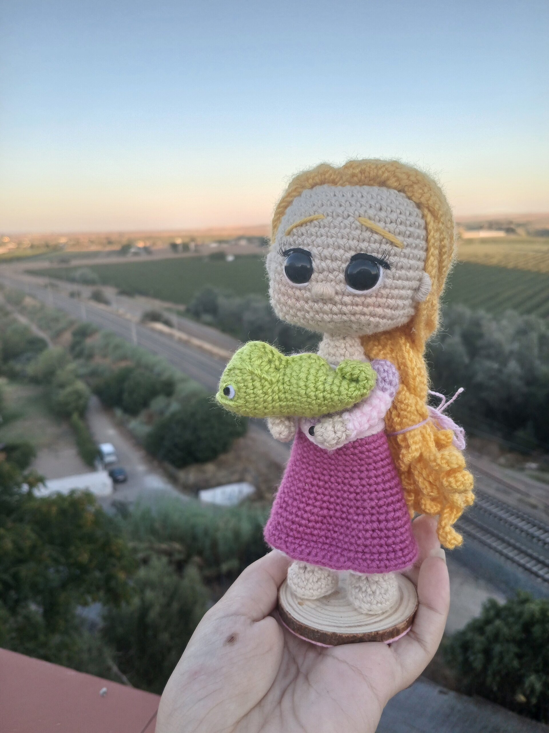 Rapunzel y pascal - 2